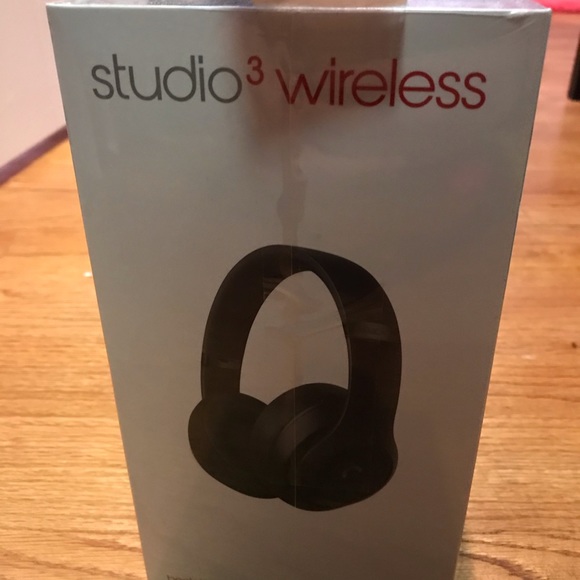 SOLD ON DE POP Beats headphones - Picture 2 of 4